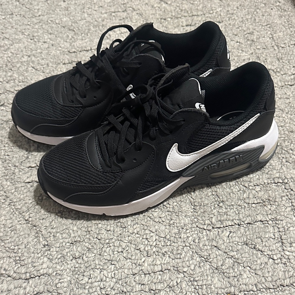 Nike Men's Black and White Air Max Sneakers
